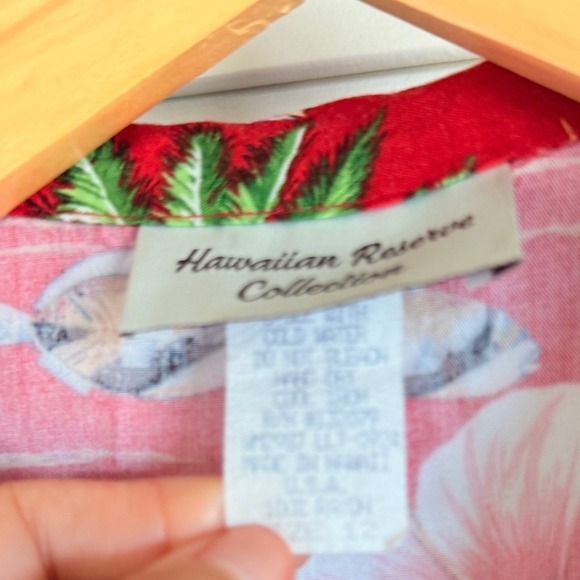Hawaiian Reserve Collection Christmas Hawaiian Shirt Red Size 12 - Picture 3 of 5